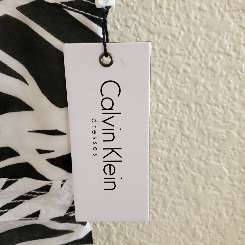 Dress - Picture 3 of 6